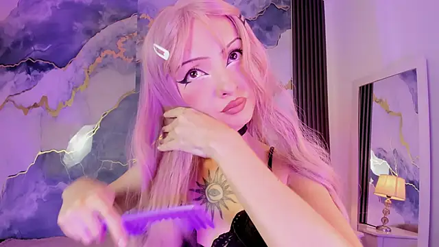Snapshot of MaddieStark chatting on 06-08-26, 01:11 MaddieStark online show from 06-08-26, 01:11
