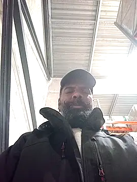 Snapshot of frenchblackc31 chatting on 12-15-25, 09:13 frenchblackc31 online show from 12-15-25, 09:13