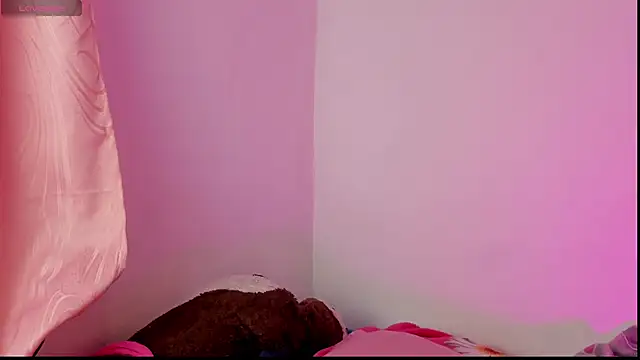 Alanaloiiss  online show from 03-06-26, 03:58