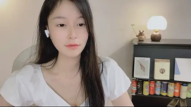 Snapshot of Onechestnut chatting on 04-19-26, 05:12 Onechestnut online show from 04-19-26, 05:12