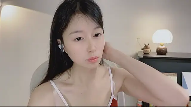Snapshot of Onechestnut chatting on 04-20-26, 04:59 Onechestnut online show from 04-20-26, 04:59