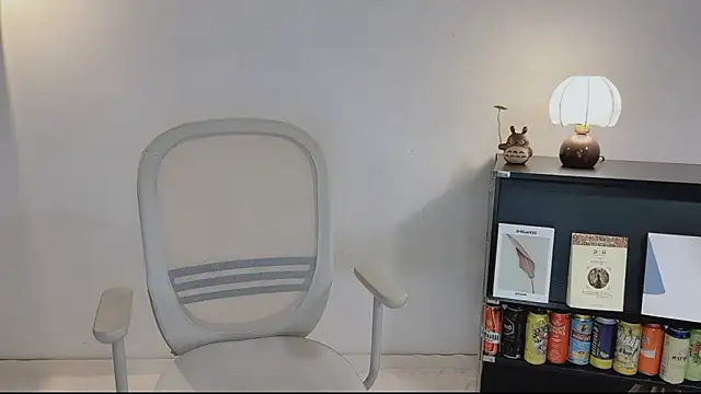 Snapshot of Onechestnut chatting on 04-22-26, 05:14 Onechestnut online show from 04-22-26, 05:14