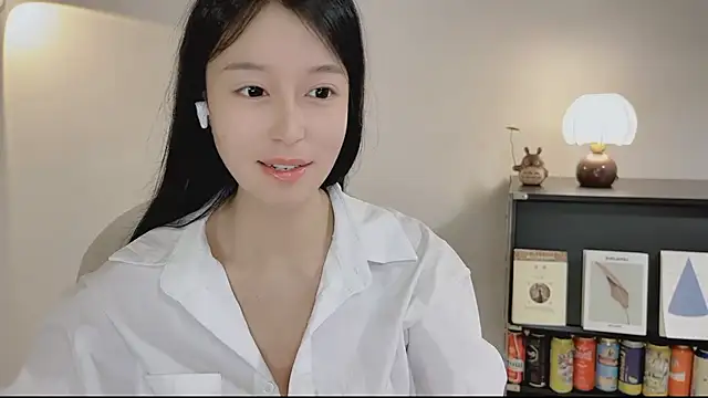 Snapshot of Onechestnut chatting on 04-23-26, 05:19 Onechestnut online show from 04-23-26, 05:19
