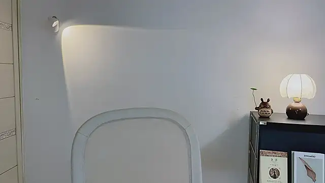 Snapshot of Onechestnut chatting on 04-28-26, 05:12 Onechestnut online show from 04-28-26, 05:12