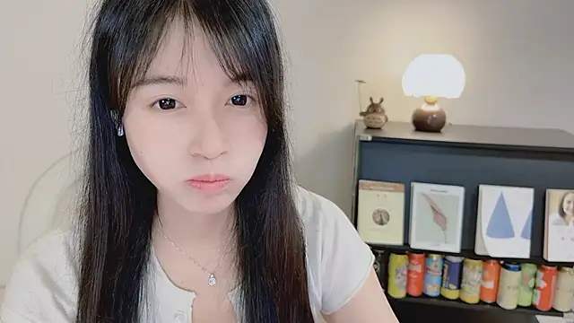 Snapshot of Onechestnut chatting on 05-11-26, 02:45 Onechestnut online show from 05-11-26, 02:45
