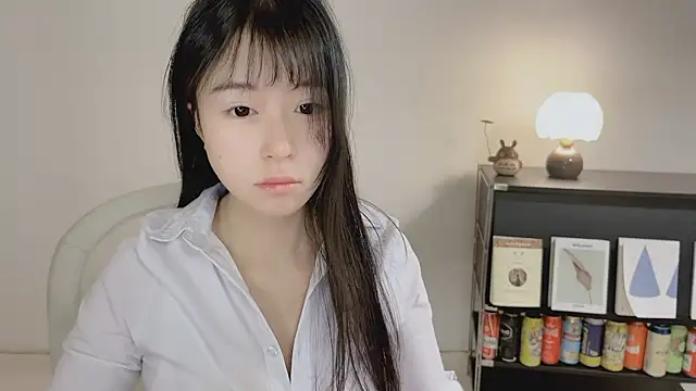Snapshot of Onechestnut chatting on 05-16-26, 05:04 Onechestnut online show from 05-16-26, 05:04