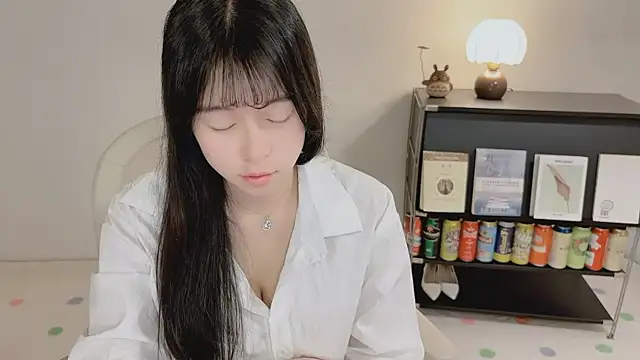 Snapshot of Onechestnut chatting on 05-21-26, 05:25 Onechestnut online show from 05-21-26, 05:25