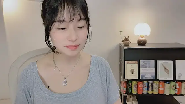 Snapshot of Onechestnut chatting on 05-23-26, 05:12 Onechestnut online show from 05-23-26, 05:12