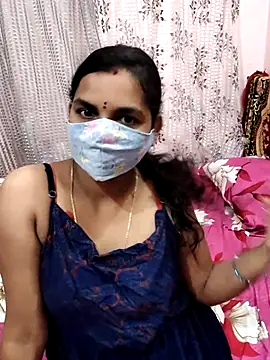 Snapshot of Lalitha-1995 chatting on 09-21-25, 12:07 Lalitha-1995 online show from 09-21-25, 12:07