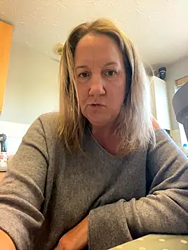 X-Victoria-X online show from 10-04-25, 03:54