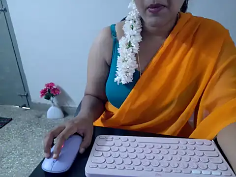 Snapshot of Anjalistar chatting on 09-20-25, 04:35 Anjalistar online show from 09-20-25, 04:35
