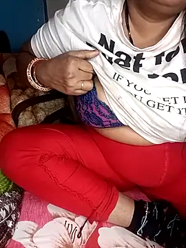 Snapshot of Heart-Kavya chatting on 12-14-25, 05:18 Heart-Kavya online show from 12-14-25, 05:18