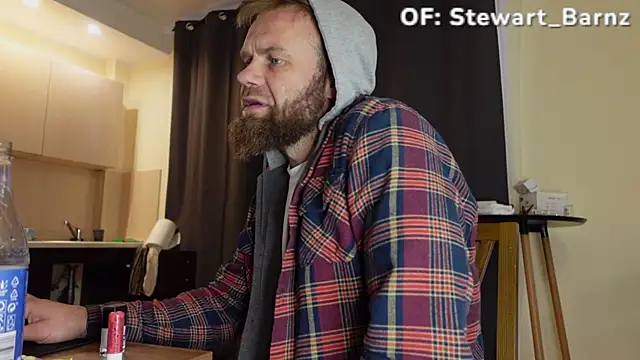 Stewart Barnz online show from 05-06-26, 01:27