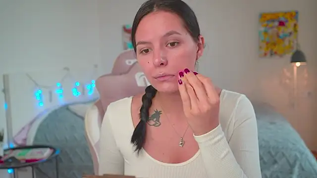 EwelynScott online show from 10-20-25, 10:05