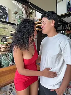 Snapshot of Rose-andres chatting on 11-16-25, 05:18 Rose-andres online show from 11-16-25, 05:18