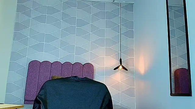 Aly Loving online show from 11-11-25, 08:20