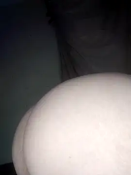 Snapshot of yaraa49 chatting on 12-21-25, 12:29 yaraa49 online show from 12-21-25, 12:29