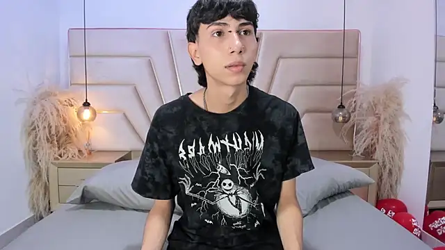Milan LewisS online show from 05-18-26, 11:16
