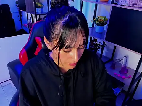 Snapshot of Dhaniela_Naugthy chatting on 09-19-25, 12:34 Dhaniela Naugthy online show from 09-19-25, 12:34