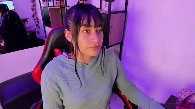 Snapshot of Dhaniela_Naugthy chatting on 10-14-25, 04:19 Dhaniela Naugthy online show from 10-14-25, 04:19