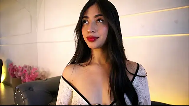 Snapshot of charlotterusso chatting on 06-11-26, 01:09 charlotterusso online show from 06-11-26, 01:09