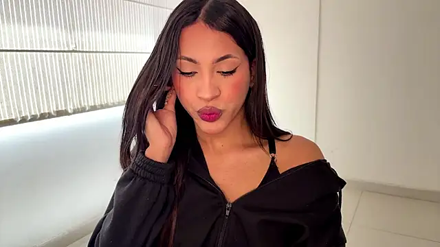 Snapshot of clara_evanss_s chatting on 02-22-26, 04:05 clara evanss s online show from 02-22-26, 04:05