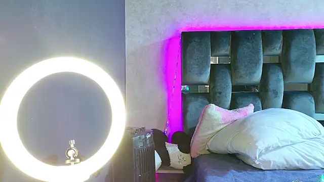 Taurito    online show from 11-18-25, 10:03