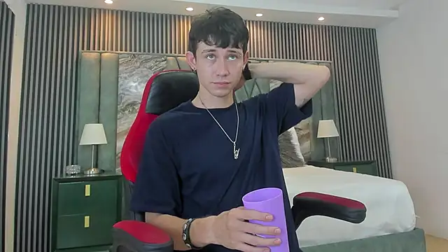 Michael blue online show from 09-19-25, 07:58