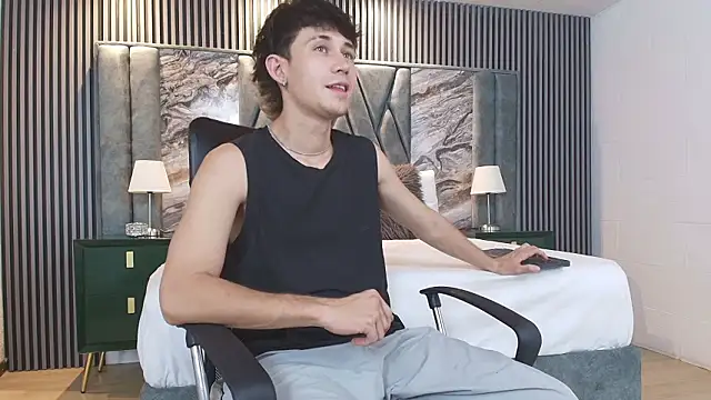 Michael blue online show from 03-07-26, 08:39