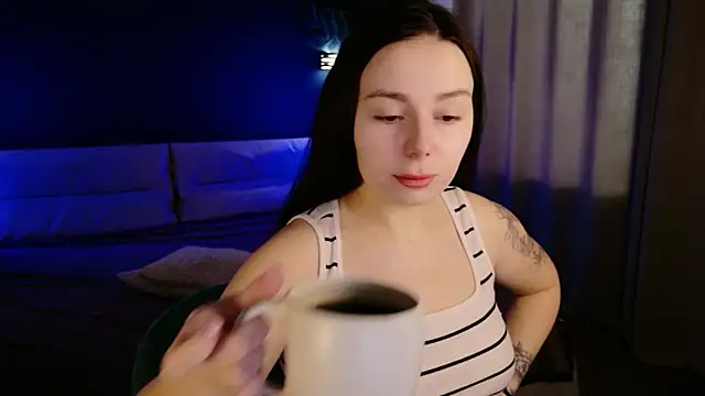 Snapshot of Di_na_Bell chatting on 04-29-26, 05:55 Di na Bell online show from 04-29-26, 05:55