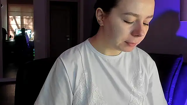 Snapshot of Di_na_Bell chatting on 05-08-26, 05:46 Di na Bell online show from 05-08-26, 05:46