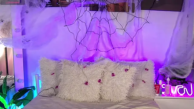 Snapshot of AlysonHuxley_ chatting on 10-30-25, 05:24 AlysonHuxley online show from 10-30-25, 05:24