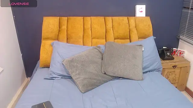 KendraaSimons online show from 03-12-26, 08:04