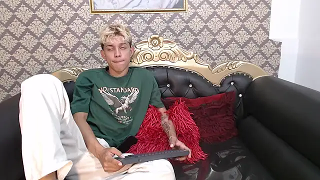 Sebas cat online show from 09-20-25, 04:24