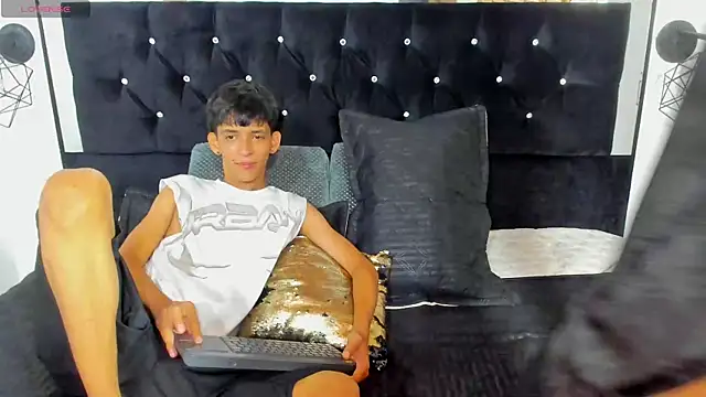 Sebas cat online show from 10-03-25, 02:41