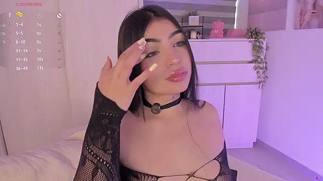 Snapshot of EmmyKenner chatting on 11-12-25, 11:54 EmmyKenner online show from 11-12-25, 11:54