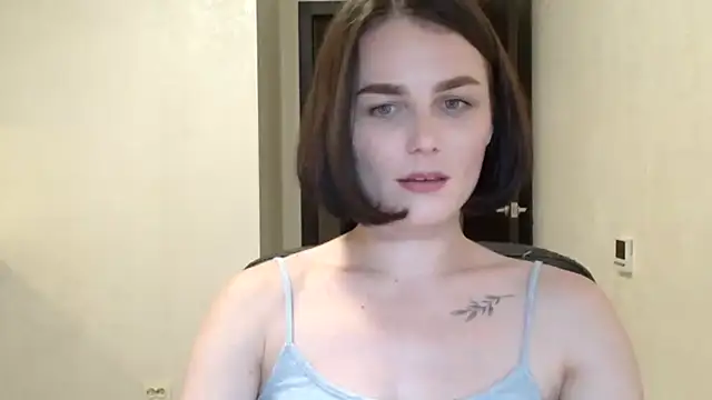 Snapshot of Silviaa_a chatting on 06-21-26, 08:33 Silviaa a online show from 06-21-26, 08:33