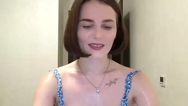 Snapshot of Silviaa_a chatting on 06-27-26, 08:03 Silviaa a online show from 06-27-26, 08:03