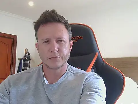 Snapshot of TroyDieselXXX chatting on 11-07-25, 09:09 TroyDieselXXX online show from 11-07-25, 09:09