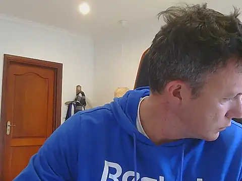 Snapshot of TroyDieselXXX chatting on 11-11-25, 06:02 TroyDieselXXX online show from 11-11-25, 06:02