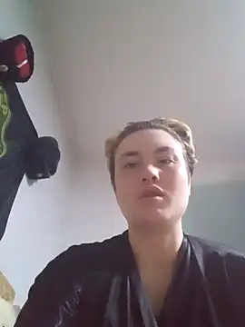 MoonIrene online show from 10-30-25, 03:57