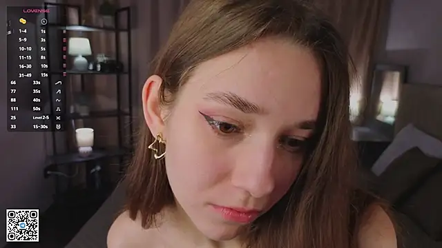 PetraHambelton online show from 11-04-25, 04:11