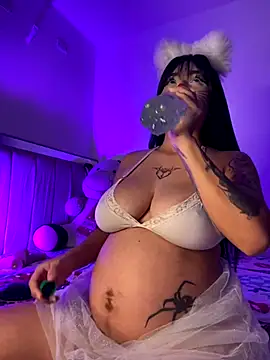 lucialauper  online show from 11-01-25, 02:13