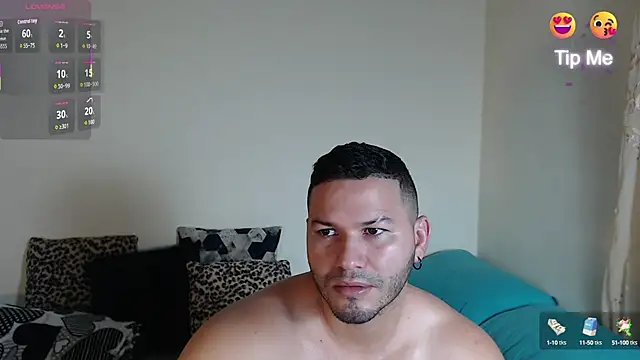Snapshot of Tim_mz01 chatting on 10-15-25, 10:37 Tim mz01 online show from 10-15-25, 10:37