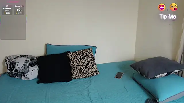 Snapshot of Tim_mz01 chatting on 10-18-25, 03:42 Tim mz01 online show from 10-18-25, 03:42