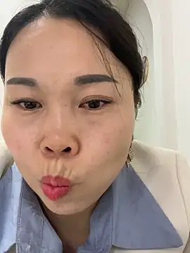 xlj4523 online show from 10-31-25, 07:42