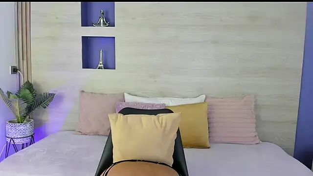 Stephanni  online show from 09-19-25, 01:23