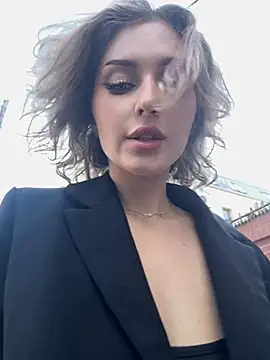 KellyKeler online show from 10-04-25, 11:52