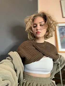 KellyKeler online show from 10-13-25, 01:22