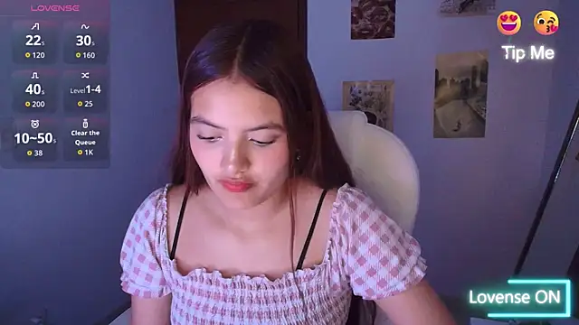 Snapshot of Ema__Rose chatting on 09-11-25, 02:33 Ema Rose online show from 09-11-25, 02:33